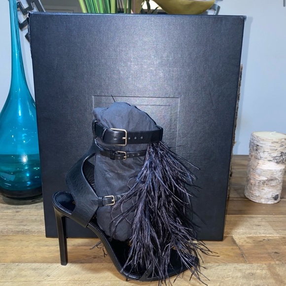 NEW SAINT LAURENT LEATHER SANDALS - Picture 2 of 11